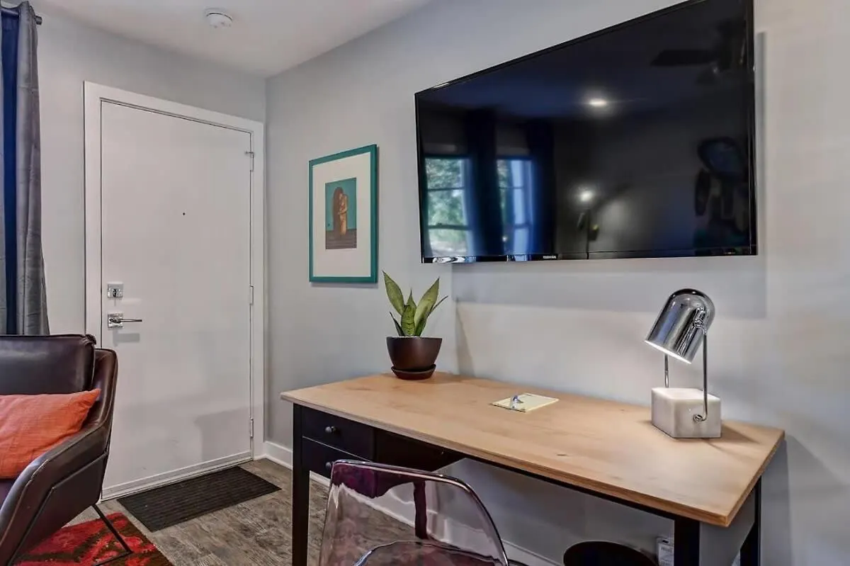 Σπίτι διακοπών Comfortable And Stylish Condo Near Myers Park Σάρλοτ